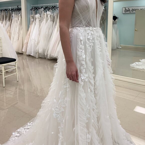 NEVER WORN Lillian West Wedding Gown - Ivory/Nude Size 10
